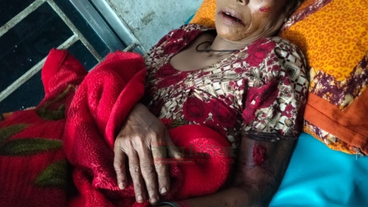 Old woman injured in Kotalipara cocktail explosion